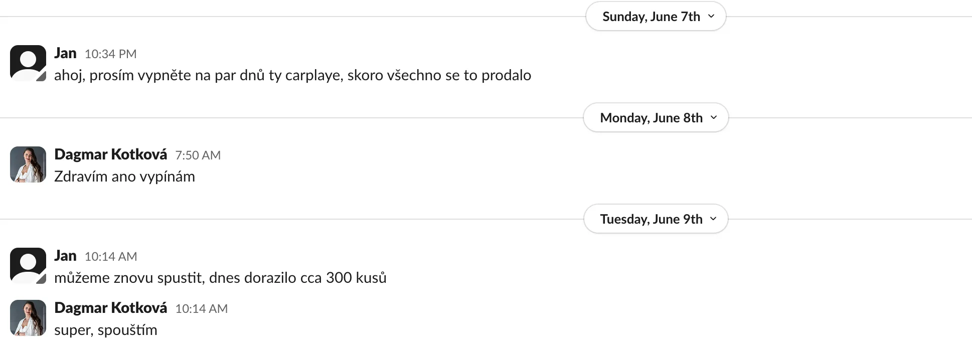 Client channel, in Czech: please switch the CarPlay units off for a few days, almost everything sold — then 300 units arrive and the campaigns go back on